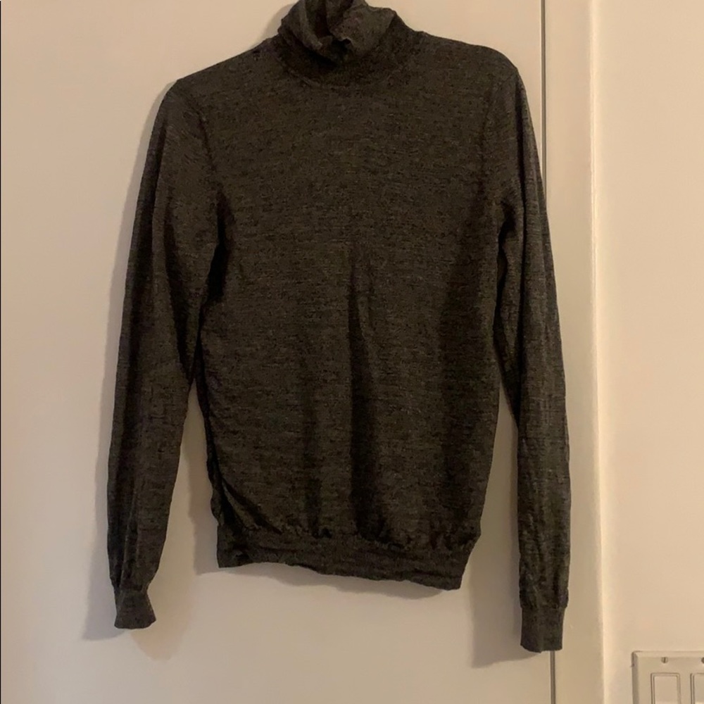 Men’s Hugo Boss sweater.